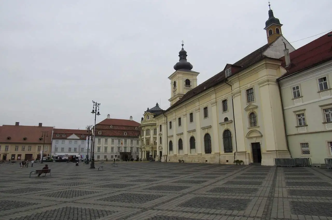 Walking area in front of buildings