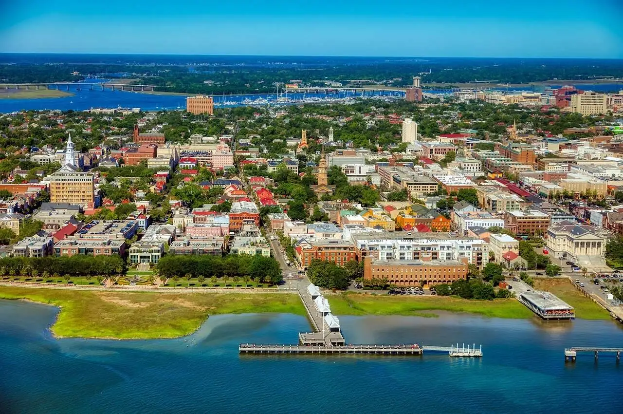 Stunning views of a neighborhood in Charleston