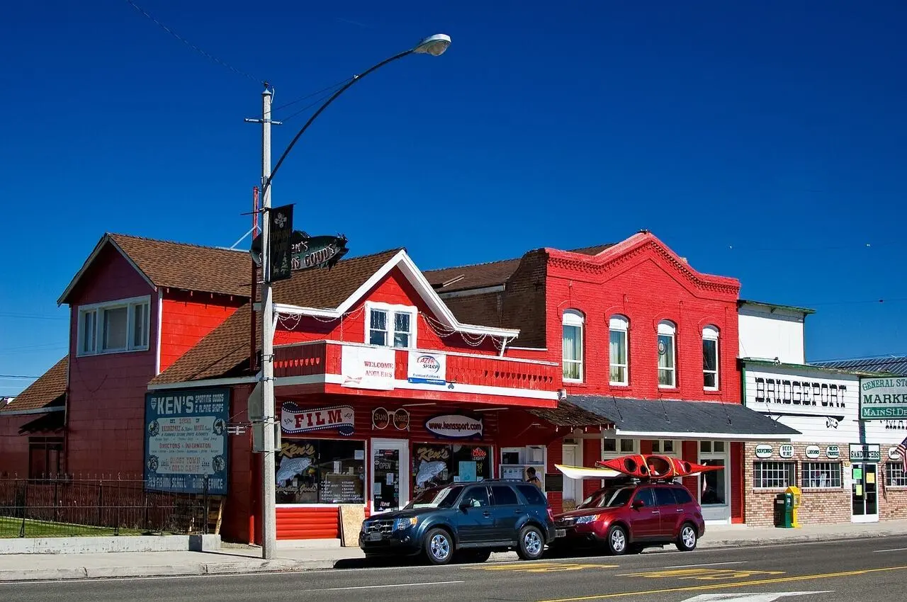 Market with Bridgeport written on one shop's banner.