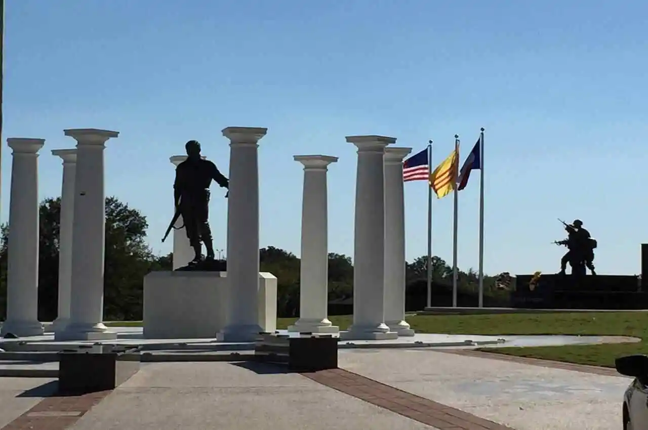 A statue in the veteran's parks
