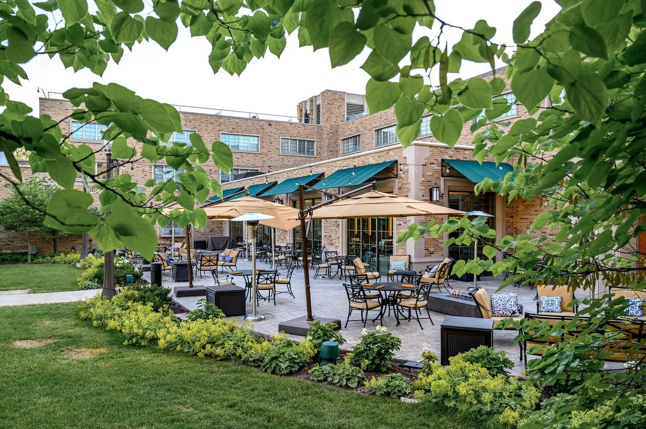 Outside dining area of the Rohr’s restaurant.