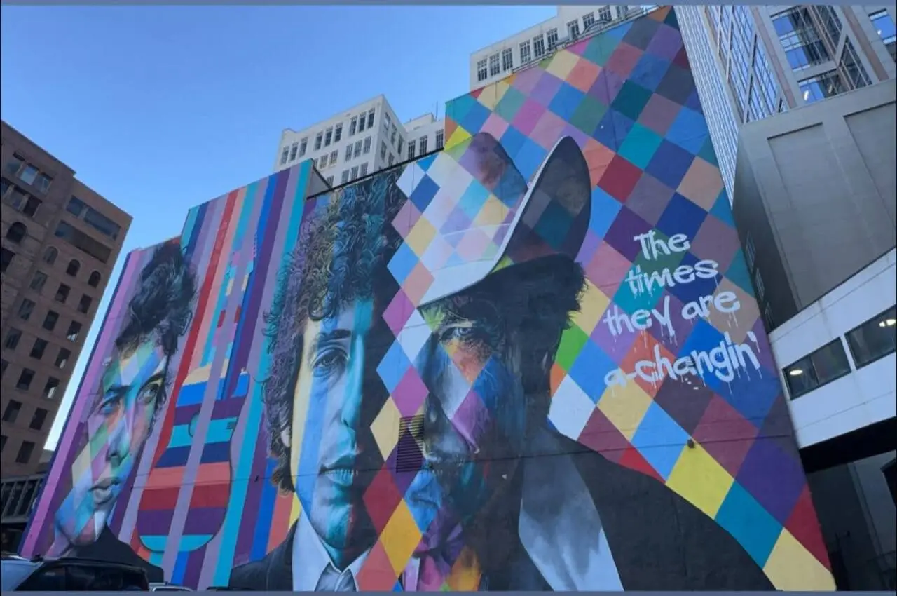 Mural of Bob Dylan.