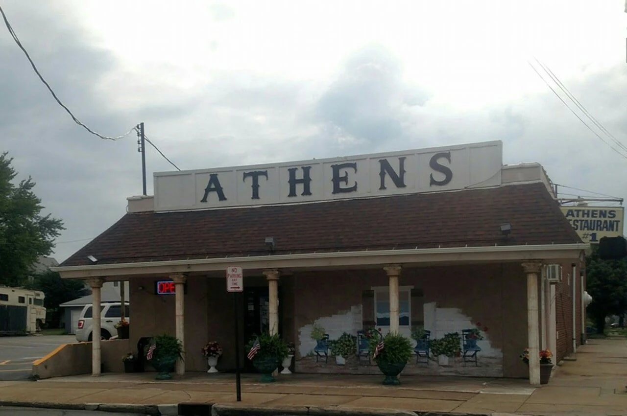 A restaurant from the outside.