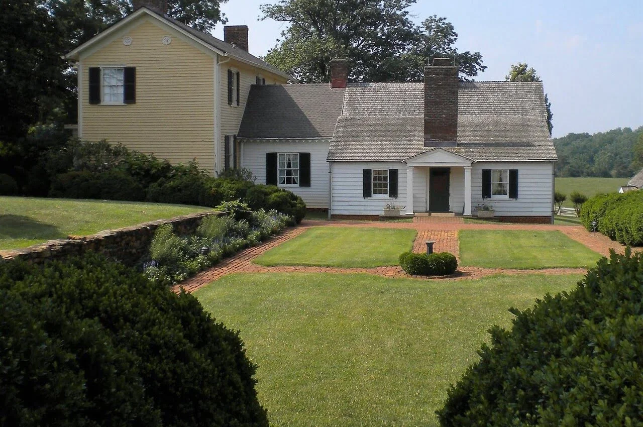 outside structure of the Manroe Mansion